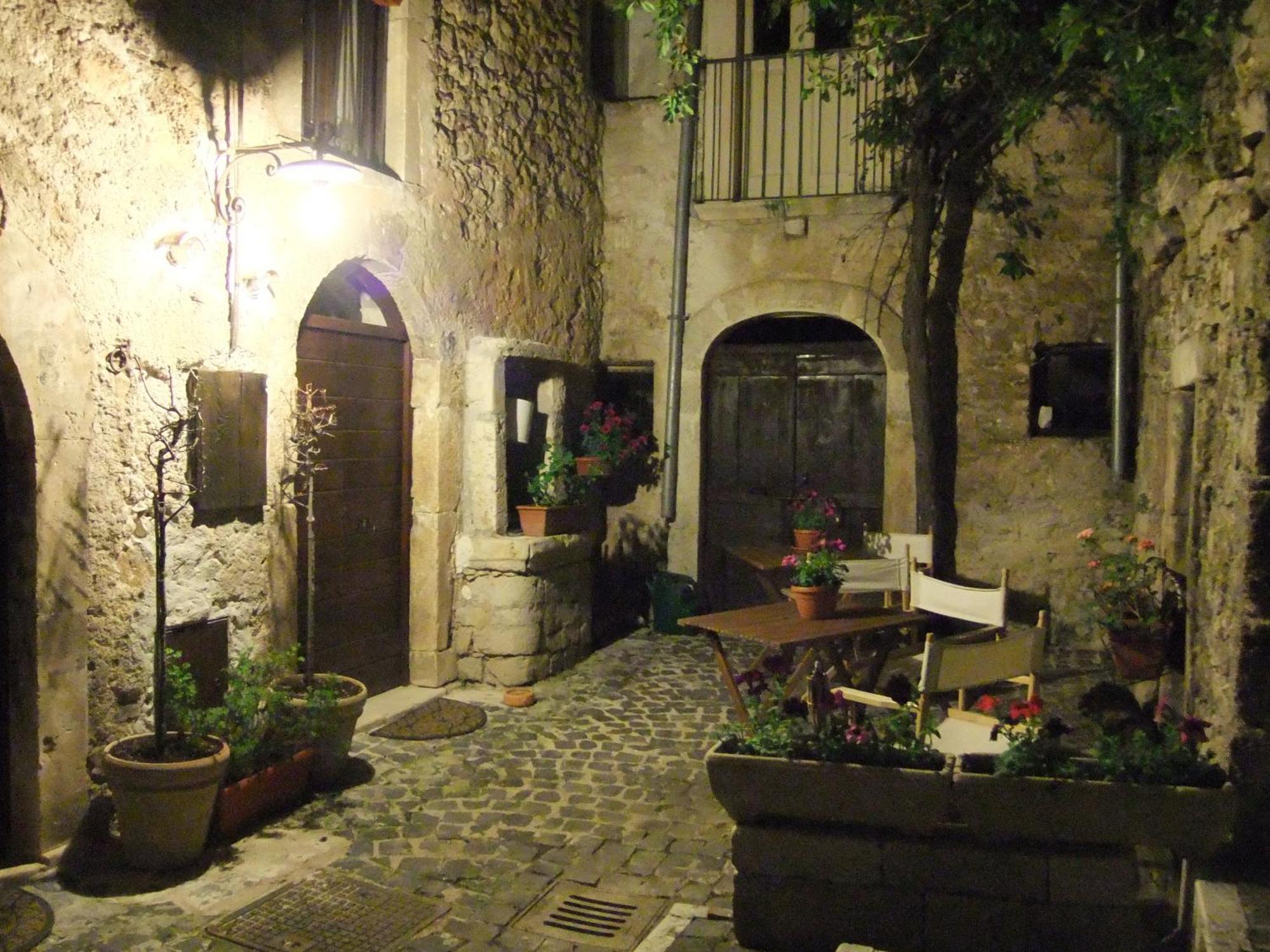 Aparthotel Residenza La Torre Santo Stefano Di Sessanio Zewnętrze zdjęcie