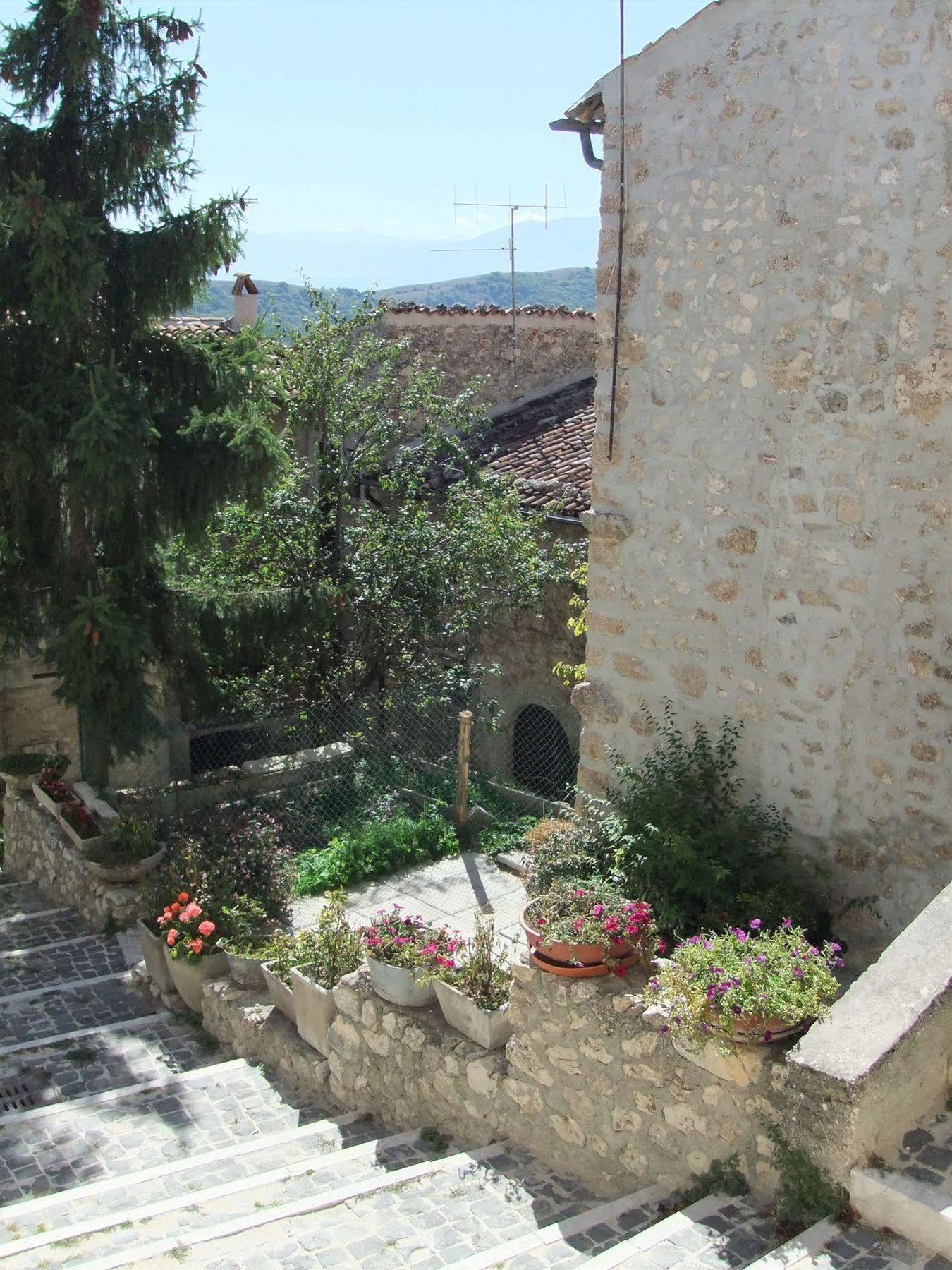 Aparthotel Residenza La Torre Santo Stefano Di Sessanio Zewnętrze zdjęcie