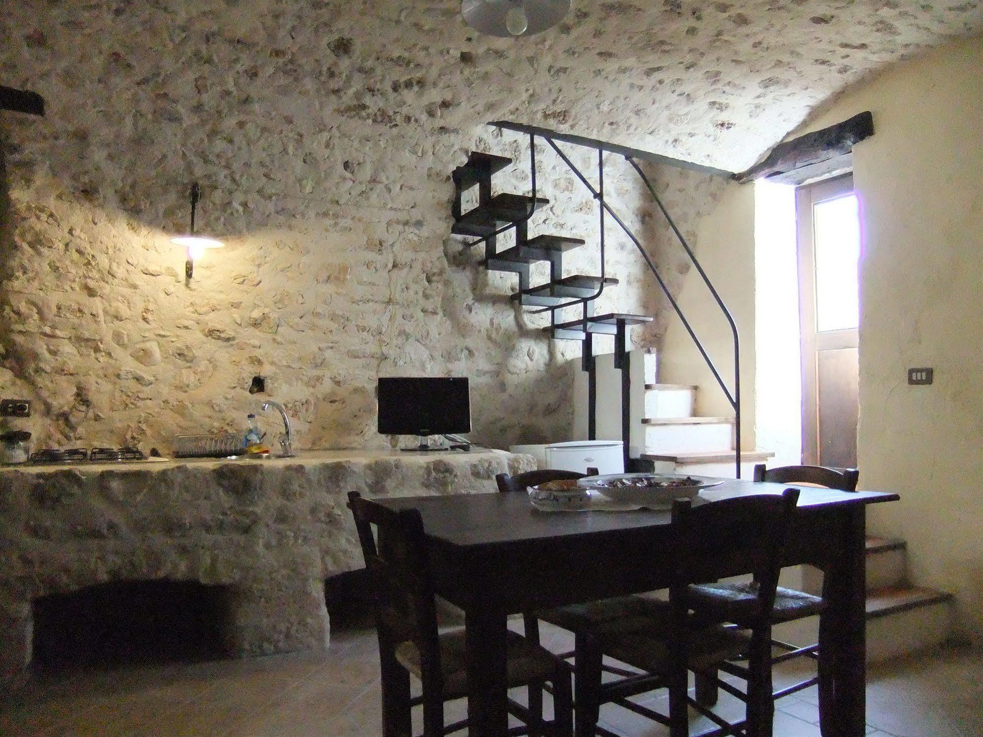 Aparthotel Residenza La Torre Santo Stefano Di Sessanio Zewnętrze zdjęcie
